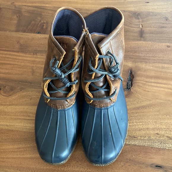 Sperry duck boots like new! - Picture 2 of 3